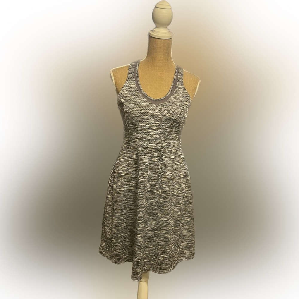 Cute Medium MPG dress with pockets